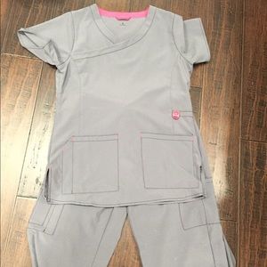 Carhartt scrub set size small